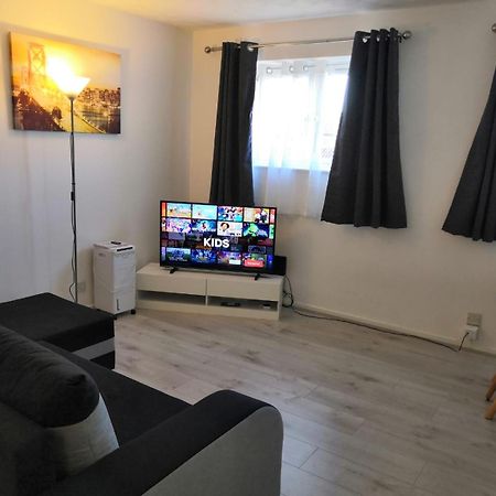 Delight Apartment, Close To Excel, London City Airport & O2! Dış mekan fotoğraf